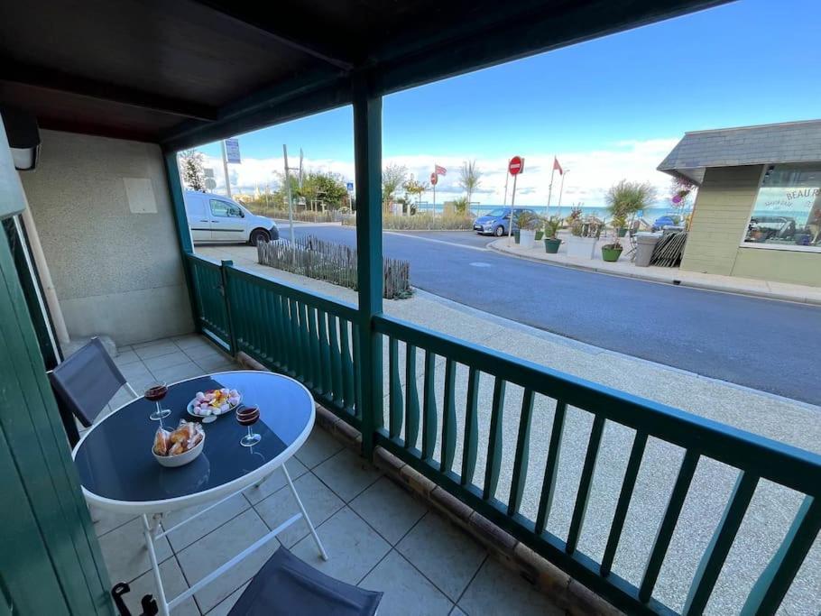 La Passerelle - Terrace And Balcony With Sea View Luc-sur-Mer Exterior photo